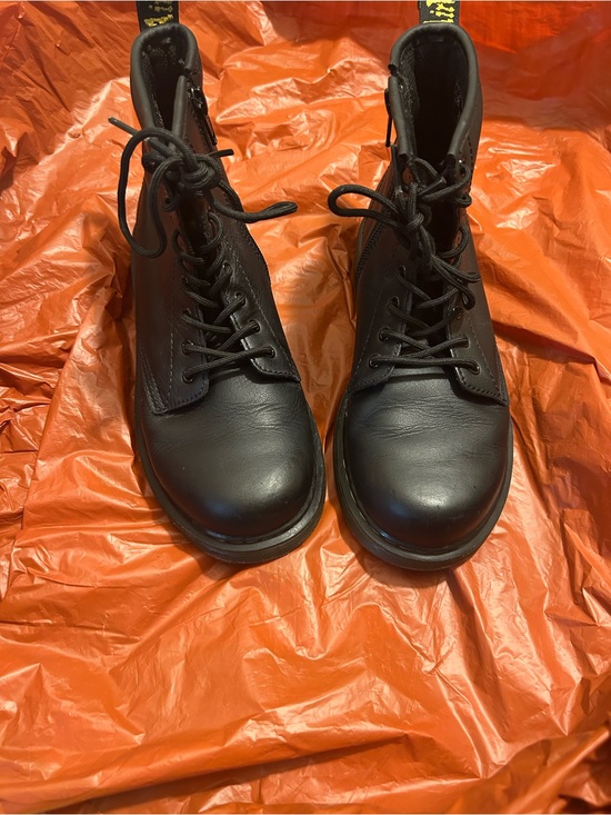 Dr. Martens Other - Dr. Martens Junior 1460 Softy T black leather combat boots size 34. (Us3)